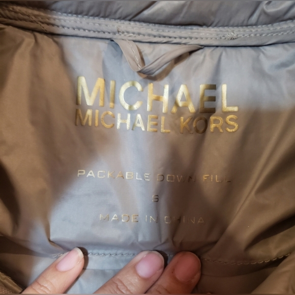 Michael kors tan / biege puffer jacket , small - Picture 2 of 10